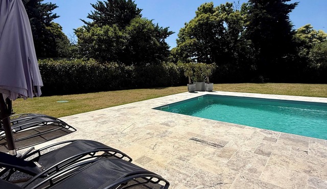 Exceptional villa with swimming pool, large garden and children's play area