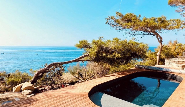 Exceptional Villa Heated Pool Beach Front