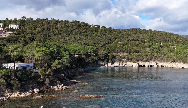 EXCEPTIONAL VILLA - WATERFRONT NEAR PORTO VECCHIO