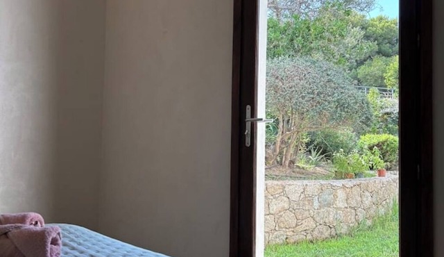 Exceptional villa 150m from the seafront with swimming pool and beautiful garden.