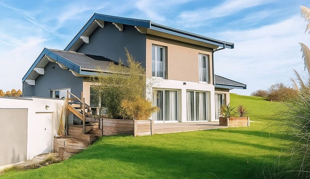 Exceptional villa - EV terminal - Cinematic ambience - Parks/beaches/spa resorts