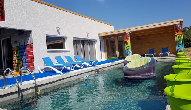 Exceptional Villa Mona Graff, private pool, jacuzzi, sauna, art, 12 pers.