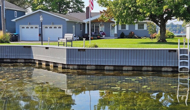 Exceptional Waterfront Ranch Retreat on Sodus Bay! ⛵️