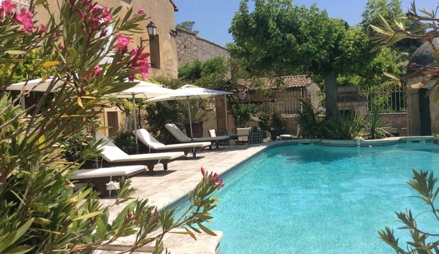 Exceptional XVIIᵉ property near Avignon - Charm & breathtaking views