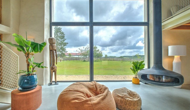 Exceptionnel farm house with pool and paddle court