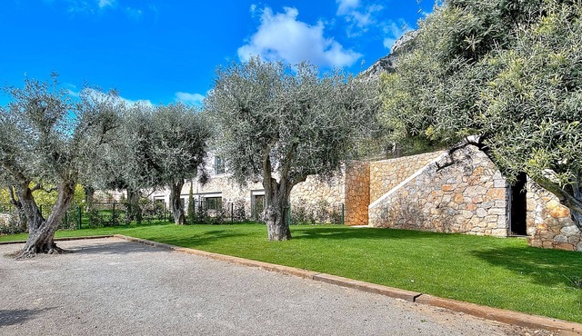 Exceptionnel large property , panoramic sea view , pool, tennis court and garden