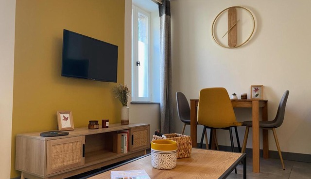 Exceptionnel ! Superbe appartement refait à neuf en rez-de-chaussée avec parking privé