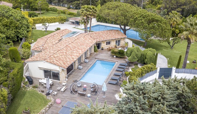 Exceptionnelle villa de plain-pied à Mougins près de CANNES