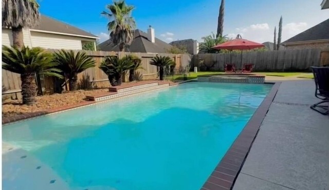 Exciting Family-Friendly Home With Pool Near IAH & Downtown Houston!