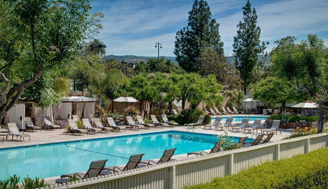 Exciting Onsite Amenities! 4 Family-friendly Suites, Onsite Golf, Outdoor Pool!