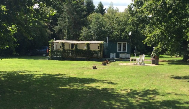 Exclusive 4 acre Fishing Lakes With mobile home (£100 per wk) and bait cabin