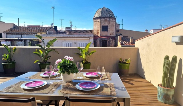 Exclusive and CENTRAL PENTHOUSE with TERRACE two minutes walking to the BEACH.