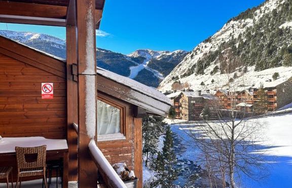 Exclusiva Cabaña en Incles - Vistas al Valle & Pistas de Ski Grandvalira - Free Parking