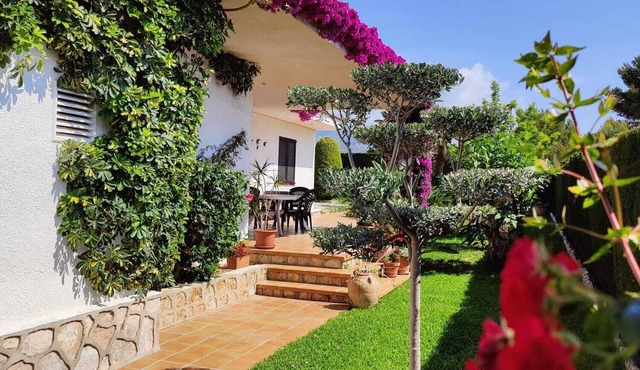 Exclusiva Villa con Piscina, Barbacoa y Jardín: Disfruta de la Estancia Perfecta