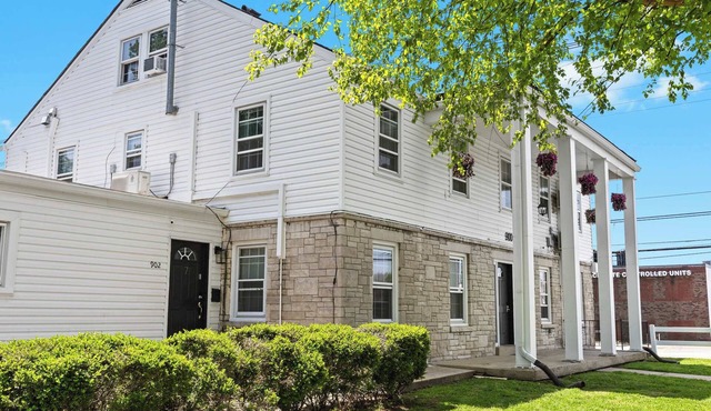 Exclusive 11-BR private apt building for groups!
