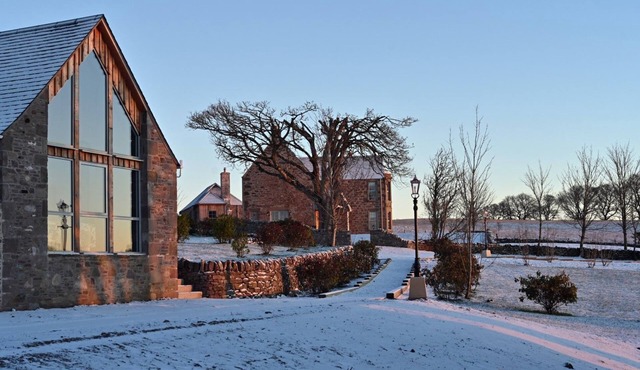 Exclusive 14 bedrooms luxury retreat venue