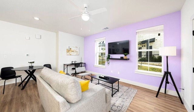 Exclusive 1BR Luxe Haven in Ideal Spot!