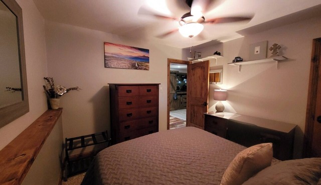 Exclusive 2 Bedroom Garden Level Apartment in Lovely Littleton Colorado!