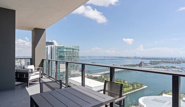 Exclusive 3BD Penthouse on 50th Floor, Direct Water & City Views