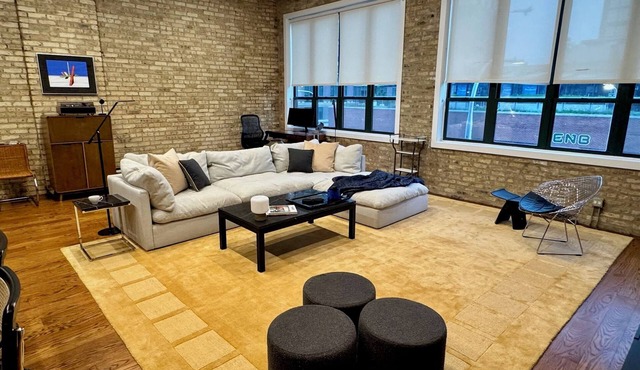 Exclusive 3BR Fulton Market Loft + Private Rooftop Lounge