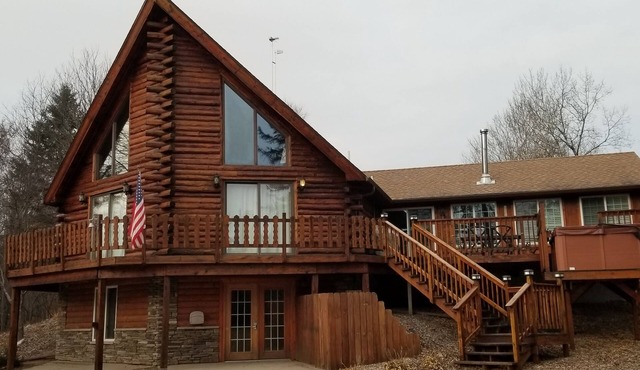 Exclusive 4 Bedroom Home on 10 Acres, Hot Tub, Pond in Heart of Trail System