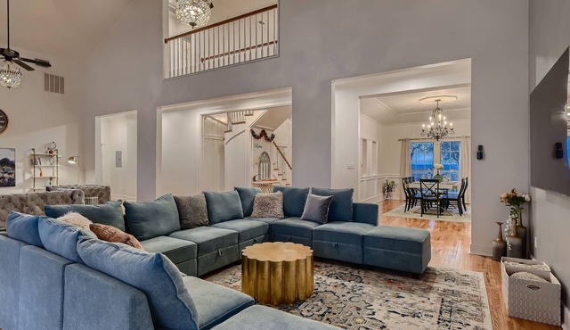 Exclusive 83-Acres, Hill Country, Pool, Stargazing