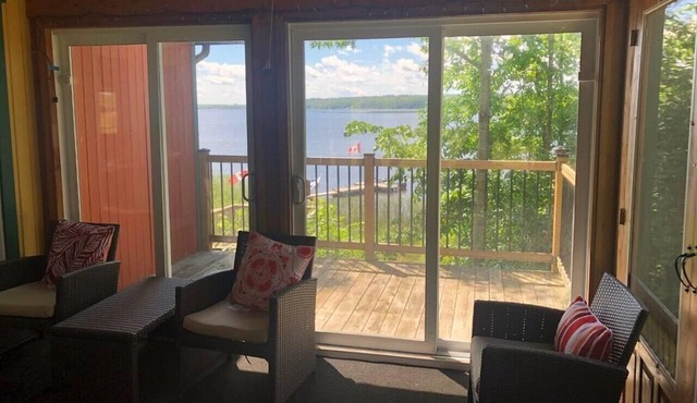 Exclusive all-seasons waterfront cottage for family getaway or fishing adventure