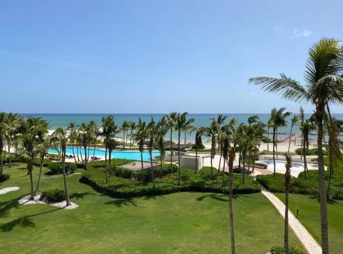 Exclusive beach front apartments in Aquamarina, Cap Cana