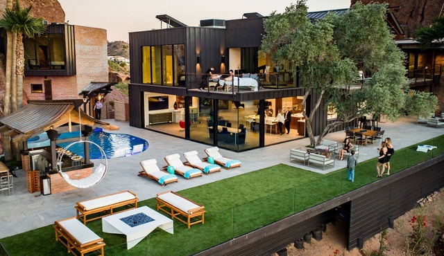 Exclusive Camelback Estate - Heated Saltwater Pool, Spa, Stunning City Views,