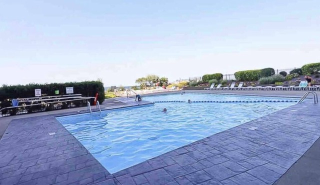 Exclusive Carlyle Lake Getaway!!