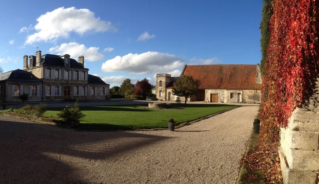 Exclusive Château de Famille 100km from Paris, 9 bedrooms 7 bathrooms