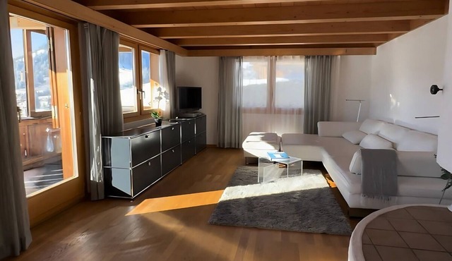 Exclusive chalet with 360° panorama 7 minutes from Gstaad