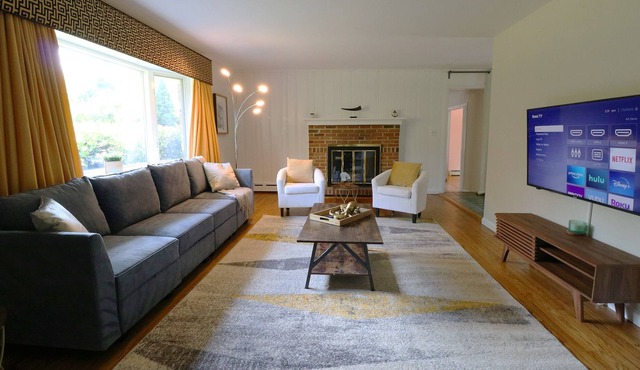 Exclusive Classic Home | Giant Yard | Game Room