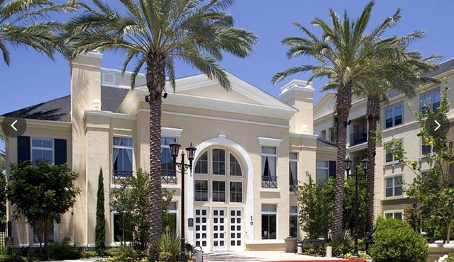 Exclusive clean and safe top floor 1 bedroom in central Irvine