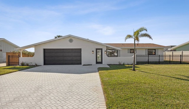 Exclusive Coastal Retreat: Discover Serenity - Your Ideal VRBO Getaway