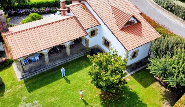 EXCLUSIVE DETACHED HOUSE IN PRIVATE URBANIZATION 5 MIN FROM THE BEACH