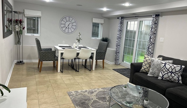 Exclusive Escape- 1 mile to metro w/FULL kitchen!