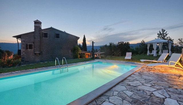 Exclusive Escape - Old Stone House ,Private Pool ,Pet Friendly