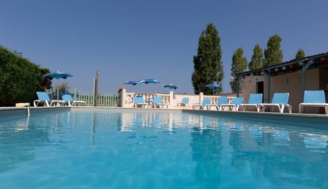 Exclusive farmhouse and cottage rental with heated pool up to 20 guests