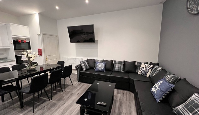 Exclusive Five Bedroom Town House