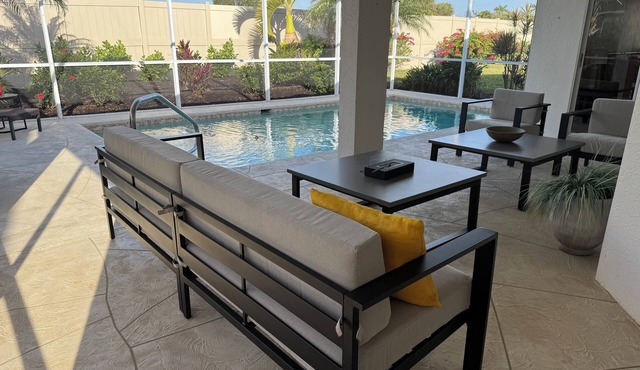 Exclusive Fort Meyers home in gated golf community close to beaches!