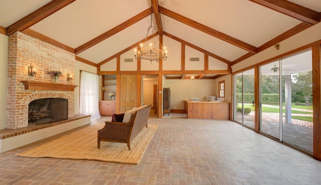 Exclusive gated Cottage on the Bayou