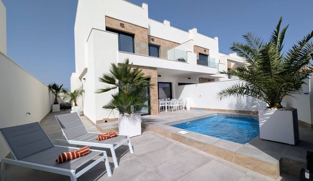 Exclusive Holiday Home 'R-40-D' with Private Pool, Wi-Fi & Air Conditioning