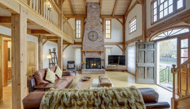 Exclusive in-Town Red House w Terrace and Backyard