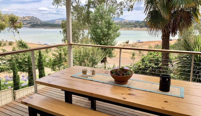 Exclusive Lake Frontage at Pete's HideawaynBonnie Doon Beach House @ Lake Eildon