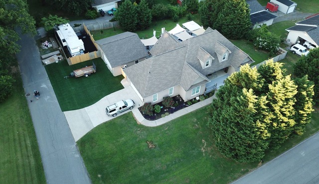 EXCLUSIVE LARGE 2 BEDROOM SUITE W/THEATER ROOM + KITCHEN