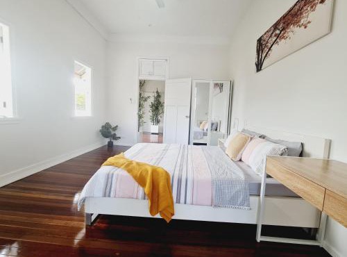 Exclusive location - Entire 3-bedroom Unit in Maryborough CBD, 10ppl