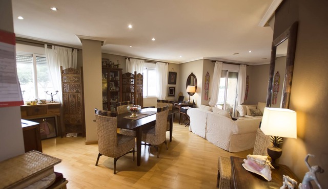 EXCLUSIVE LUXURY 5 star 170 sq m LARGE PENTHOUSE APARTMENT & 2 BEDROOM SUITES