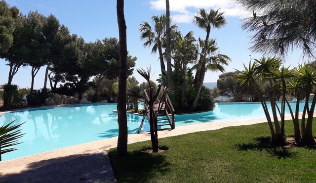 Exclusive Luxury Villa in front of the sea. Huge gardens and spectacular swimming pool