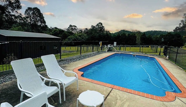 Exclusive Manor Retreat Farm Stay Pool 5BD